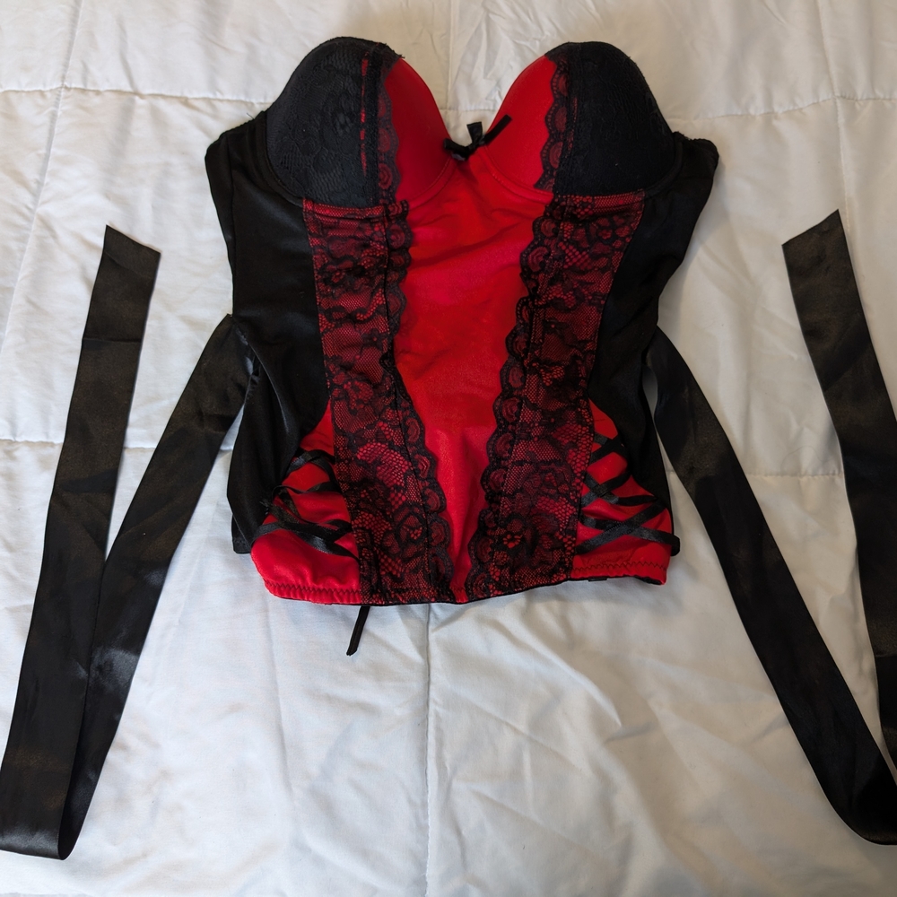 Elegant Red and Black Lace Chemise